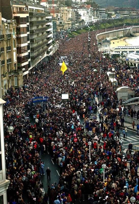 Die unglaublich große Demo nach der Schließung