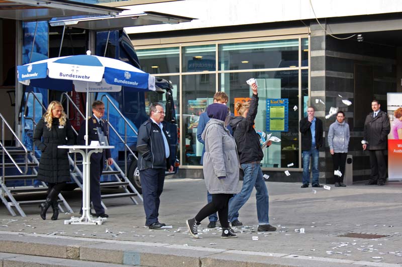 Aktion gegen Bundeswehr in Cottbus (4)