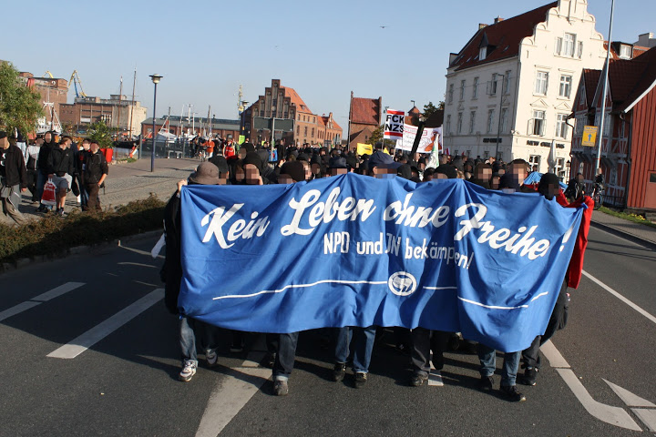 Antifa-Demo am Hafen