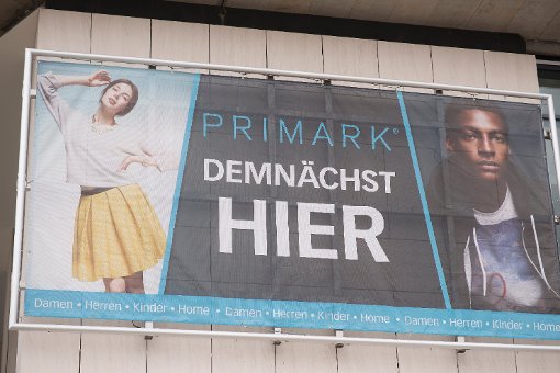 Werbung an der Fassade