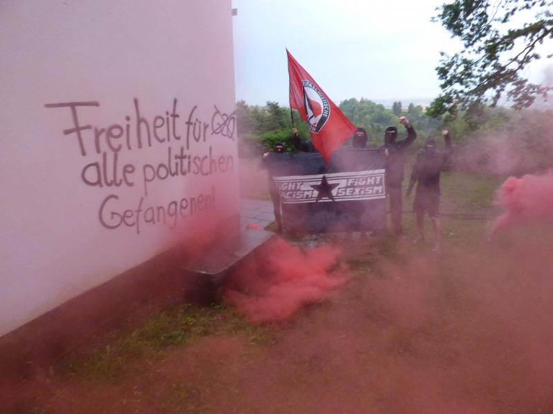 [Konstanz] Grüße vom Bodensee. Transpi-Aktion gegen G20 1