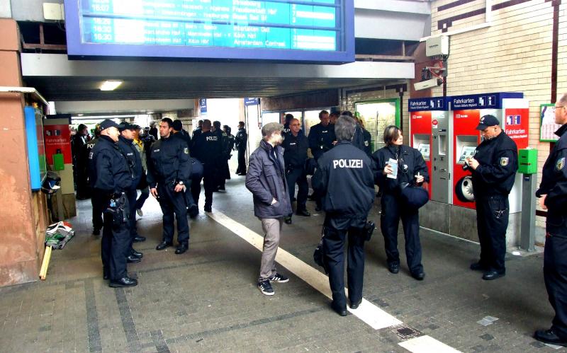 Vorkontrollen am Bahnhof