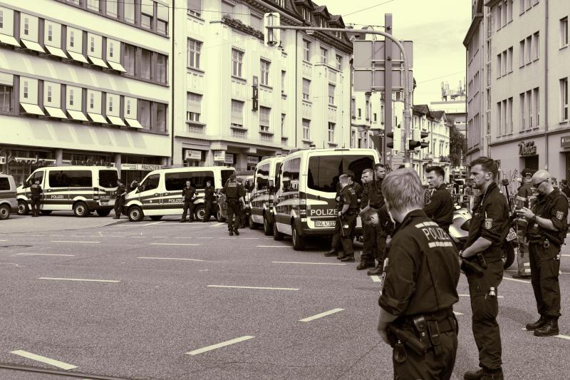 Bullenblockade an der Talstraße