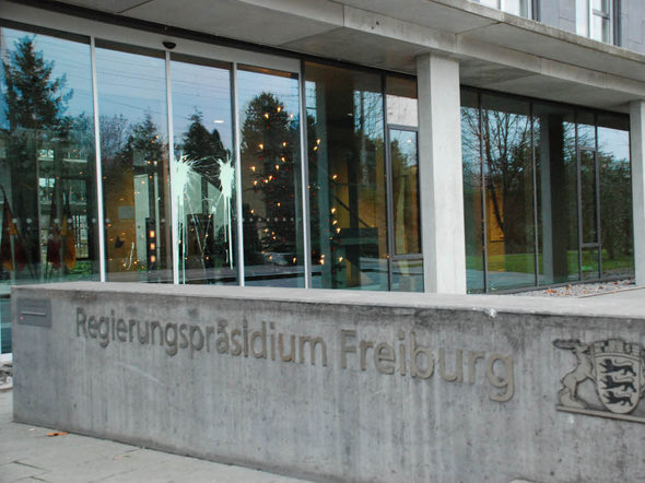 Farbanschlag auf das Regierungspräsidium Freiburg