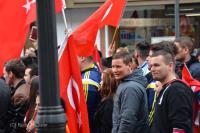 8 - Dan Eising (Die Rechte) mit Gesinnungsfreunden bei der Demonstration - nicht als Beobachter, sondern als Teilnehmer