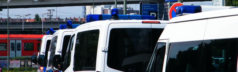 Blau-weiße Partybusse 1