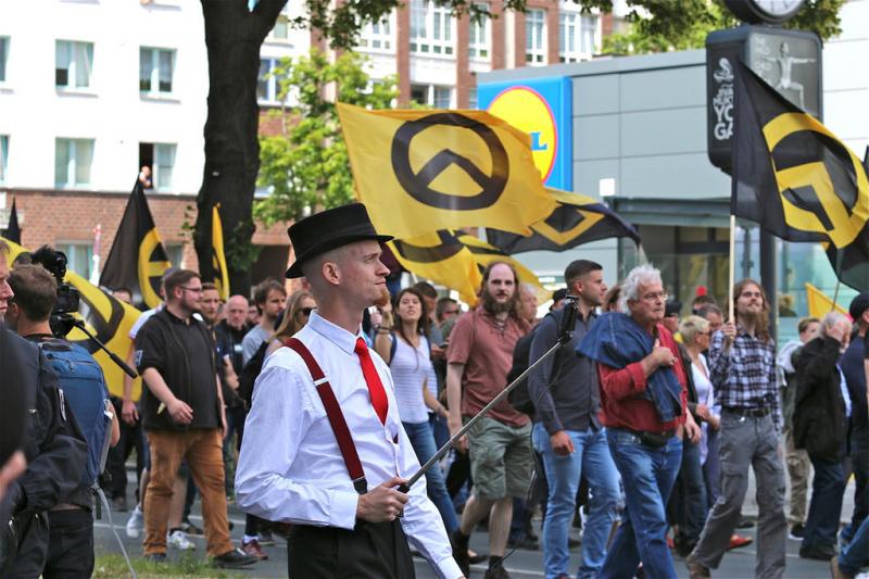 Berlin-Wedding: 500 Meter Identitäre Demo und zurück