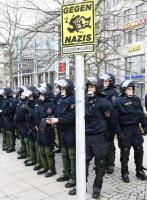 Ein großes Aufgebot an Polizeikräften trennte am Sonnabend rechte Demonstranten von der Hauptkundgebung. Foto: Eroll Popova