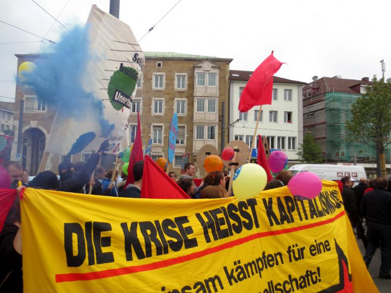 1.Mai 2014 Rauch auf der Allee