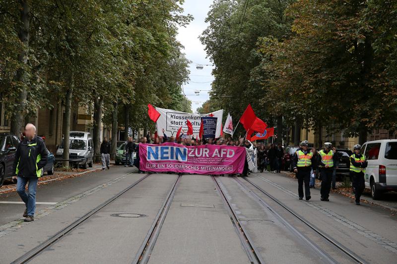 Demo durch Allee