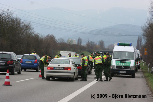 Polizeikontrollen am 30.03.09 in Freiburg. Foto by http://www.flickr.com/photos/kietzmann