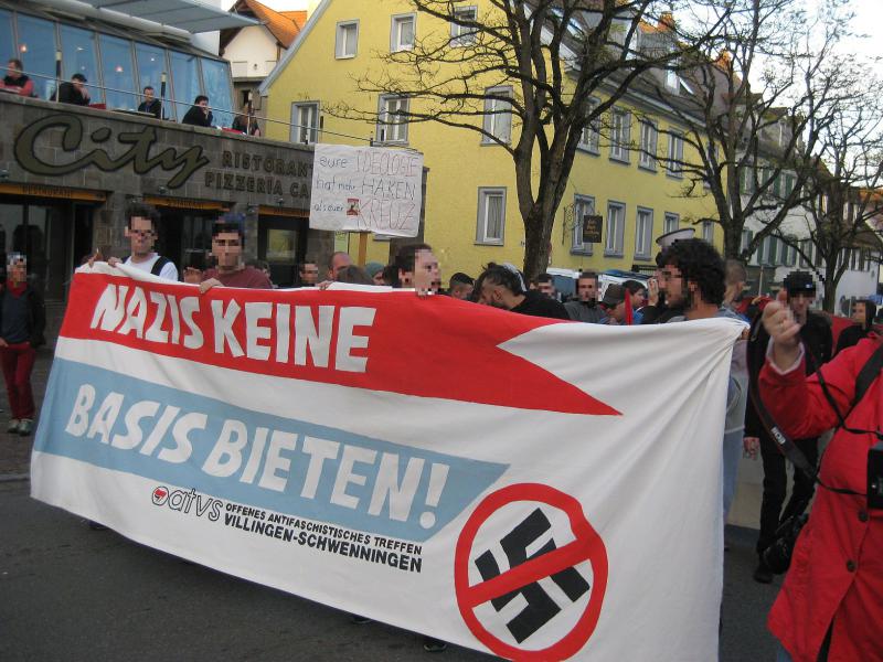 Proteste am Zugangsweg von Nein zum Heim