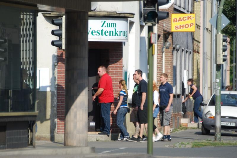  Mitglieder verbotener Neonazi-Kameradschaften trafen sich in Hamm: Westenkrug, Hamm, 08.09.2012, Suhrmann, Brueck