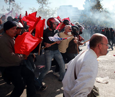 PAME-Schlaeger am Syntagma