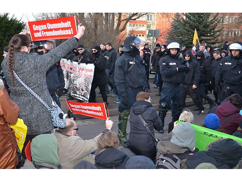 Gegenprotest gegen Naziaufmarsch