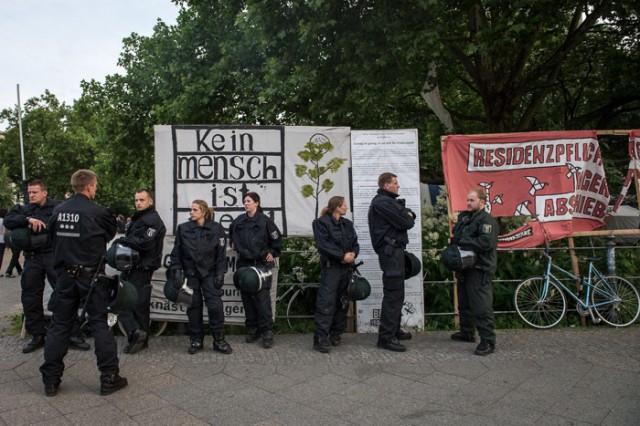 Räumungsversuch: Flüchtlingscamp verteidigen! Demo am Mittwoch!