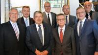 v.l.n.r.: Joachim Herrmann (Bayern), Holger Stahlknecht (Sachsen-Anhalt), Lorenz Caffier (Mecklenburg-Vorpommern), Peter Beuth (Hessen), Lothar de Maizière, Markus Ulbig (Sachsen), Frank Henkel (Berlin) und Klaus Bouillon (Saarland)