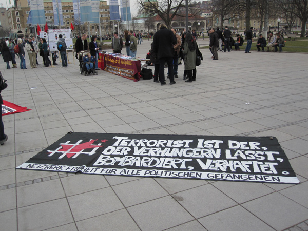 Infostand Netzwerk Freiheit für alle politischen Gefangenen [Stuttgart]