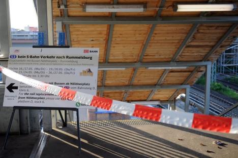 Am S-Bahnhof Ostkreuz: Nichts geht mehr