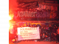 Gruppenfoto in Solidarität mit den Betroffenen rechter Gewalt