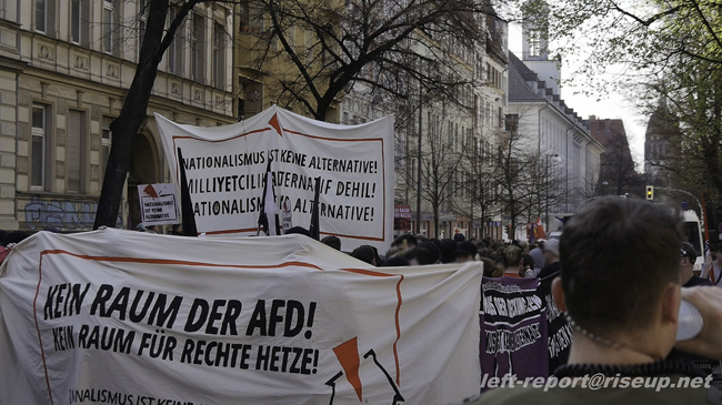 Demo zieht in die Parkstraße