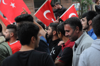 Bozkurt-Shirt und Wolfsgruß auf Linkswende-Demo in Wien