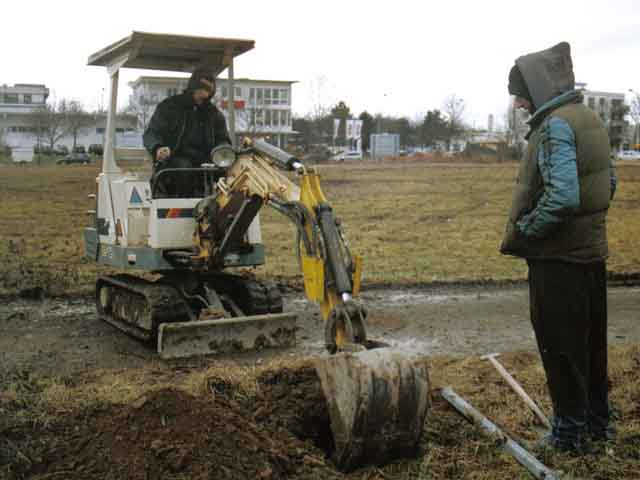 März 2006, Fahrspurbau mit Bagger