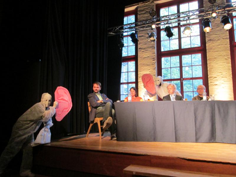 Podium, Überwachung bei Snowden-Lesung - 1