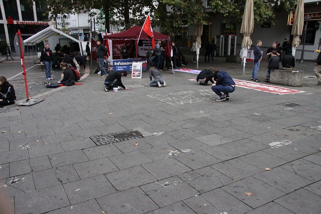 Kreideaktionen auf der antifaschistischen Kundgebung