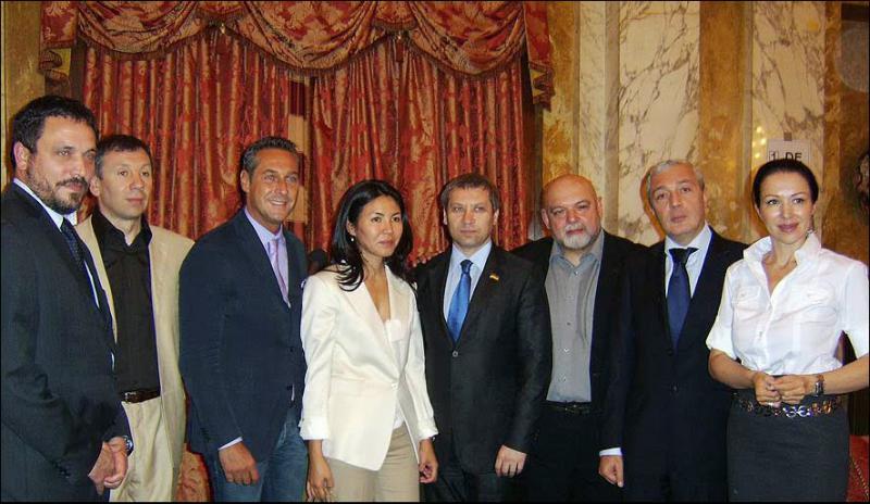 (Von links nach rechts) Maksim Shevchenko, Sergey Markov, Heinz-Christian Strache, Bermet Akayeva, Vladyslav Lukjanow, Geydar Dzhemal, Levan Pirveli, Barbara Kappel. 4. Juni 2010, Wien