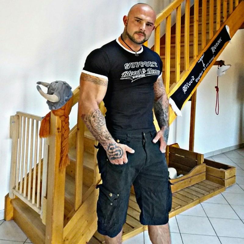 Jonathan Bottin et ses tatouages