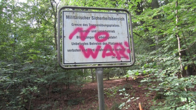 Militärischer Sicherheitsbereit - No War!