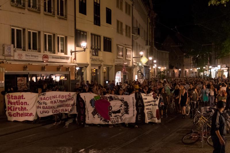 Uns gehört die Straße, uns gehört die Nacht