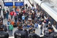 Sitzstreik im Lübecker Hauptbahnhof