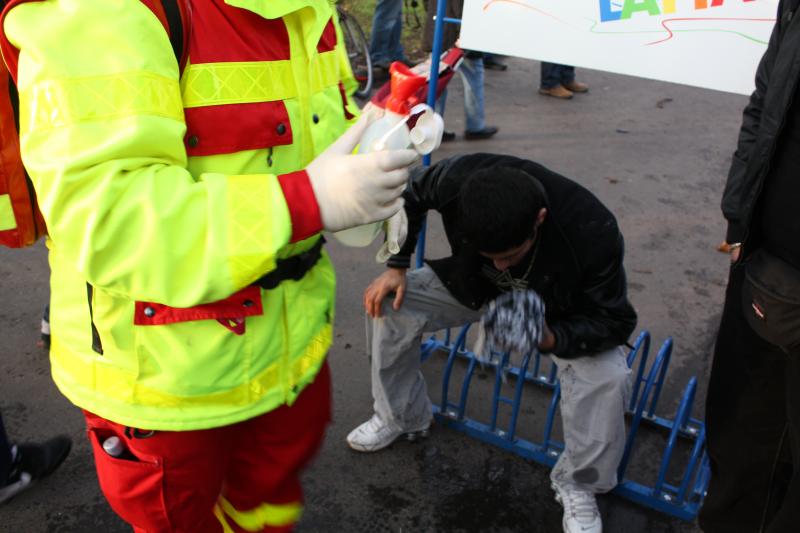 Demosanis im Dauereinsatz.JPG