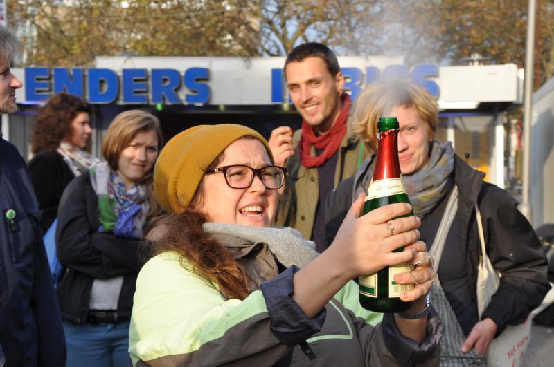 Feiern mit den UnterstützerInnen