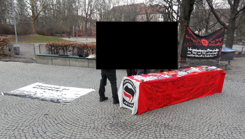 Infostand gegen Nazis, alltäglichen und staatlichen Rassismus - 1