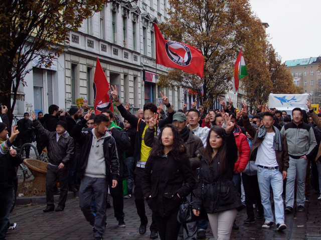 Berlin: Über 1500 Menschen bekunden ihre Solidarität mit dem Hungerstreik in den türkischen Knästen