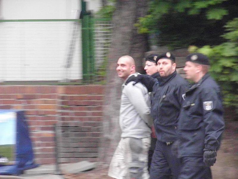 Der Neonazi Er war mit einer weiteren Person während der Dieter Eich-Demo 2013 an einem Angriff auf Demoteilnehmer*innen beteiligt.