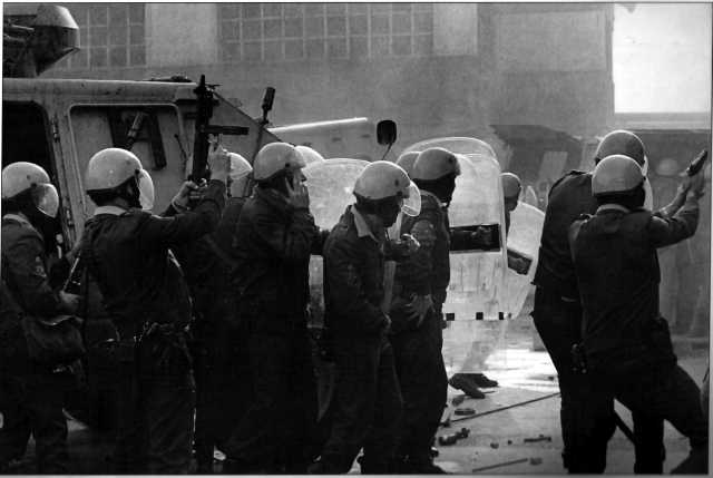 Auf Demos wird bisweilen scharf geschossen: Ende der 1970er Jahre