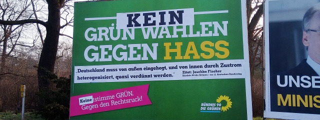 Dieses Plakat wurde an der Ecke Steubenallee/Schönebecker Straße in Magdeburg verunstaltet.