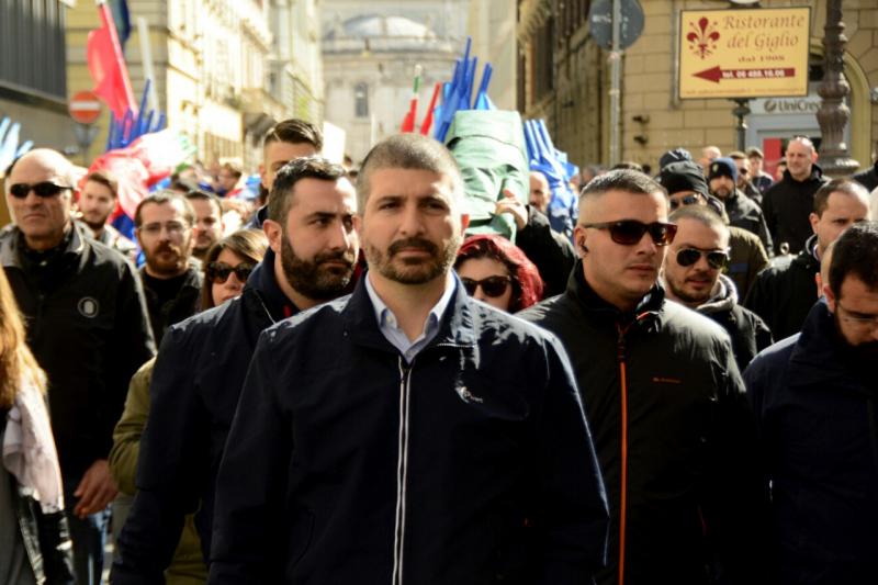 Davide und Simone di Stefano am 20.02.2015 in Rom auf der Demonstration "Renzi a casa"