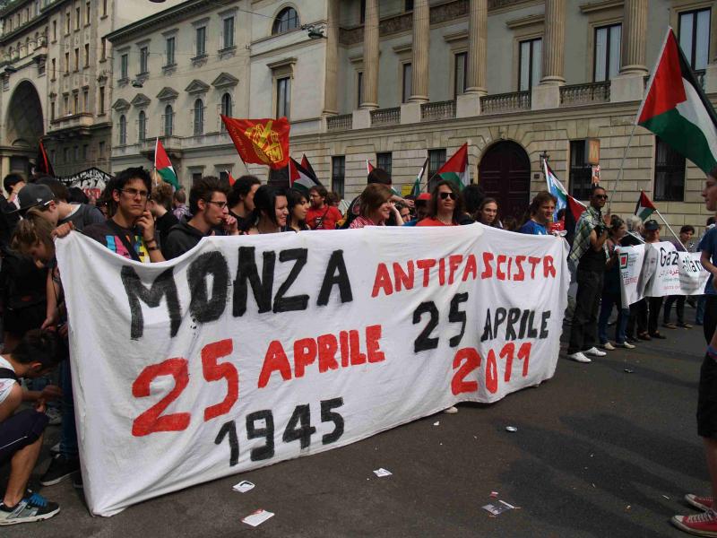 alla manifestazione del 25