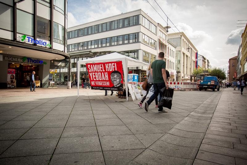 Infostand in der Bahnhofstraße Saarbrücken.