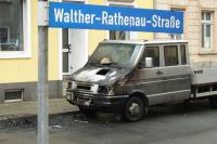 Ein Transporter brannte ebenfalls aus. 