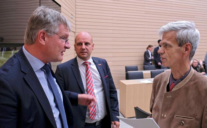 Meuthen mit Stefan Räpple und Antisemit Wolfgang Gedeon (alle AfD, nicht mehr alle Fraktionsmitglieder).