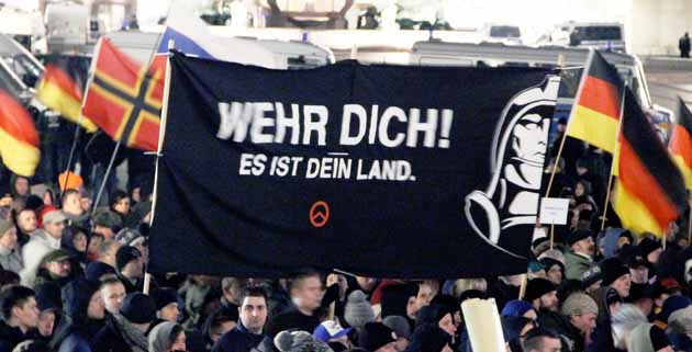 Transparent der „Identitären Bewegung“ bei der dritten Legida-Versammlung am 30. Januar 2015. Foto: strassenstriche/flickr.