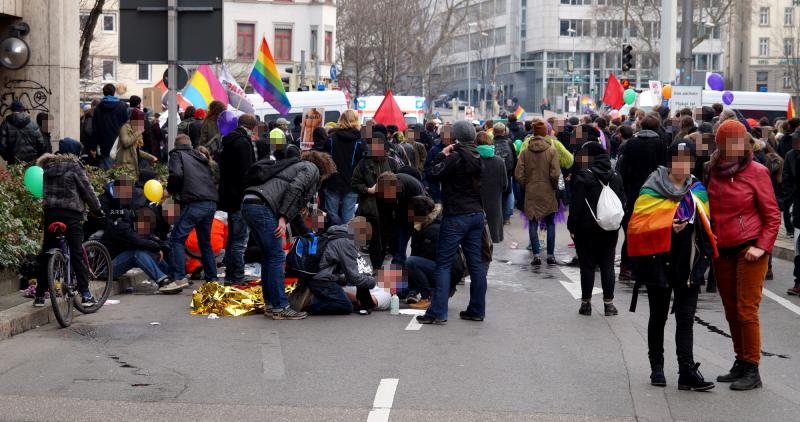 8. versorgung eines verletzten torstraße ecke wilhelmstraße