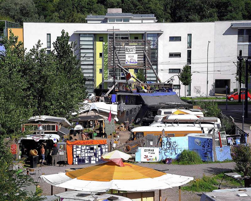 Die Wagenburg „Kommando Rhino“ kann sich noch etwas länger als geplant im Quartier Vauban häuslich einrichten. Thomas Kunz