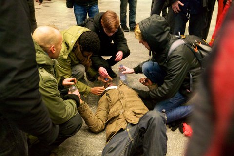 Mouctar Bah, ein maßgeblicher Mitstreiter einer Initiative, die auf Aufklärung des Todes von Oury Jalloh drängt, wurde bei Ausschreitungen schwer verletzt